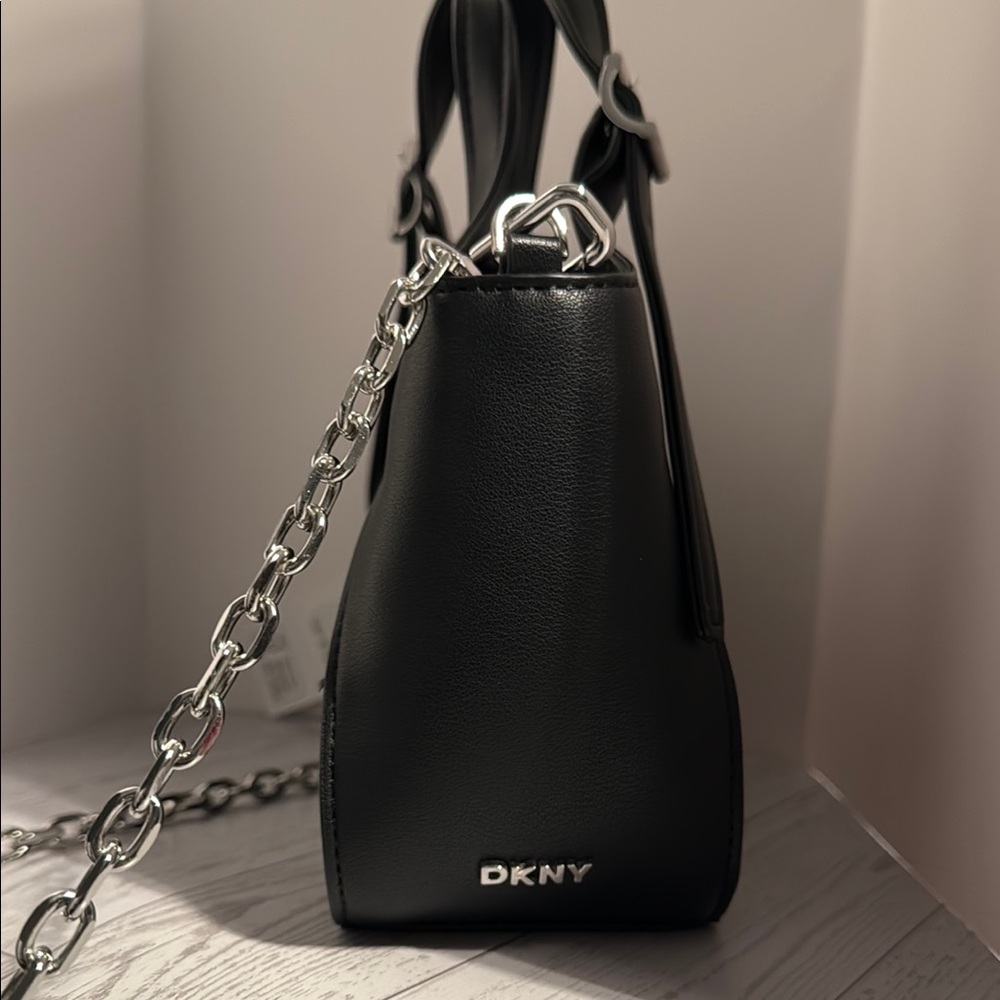 DKNY Black Quilted Shoulder Bag with Silver Chain - Picture 2 of 5